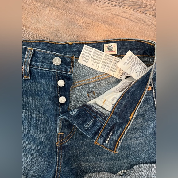levis denim jean short. High rise - Picture 3 of 5
